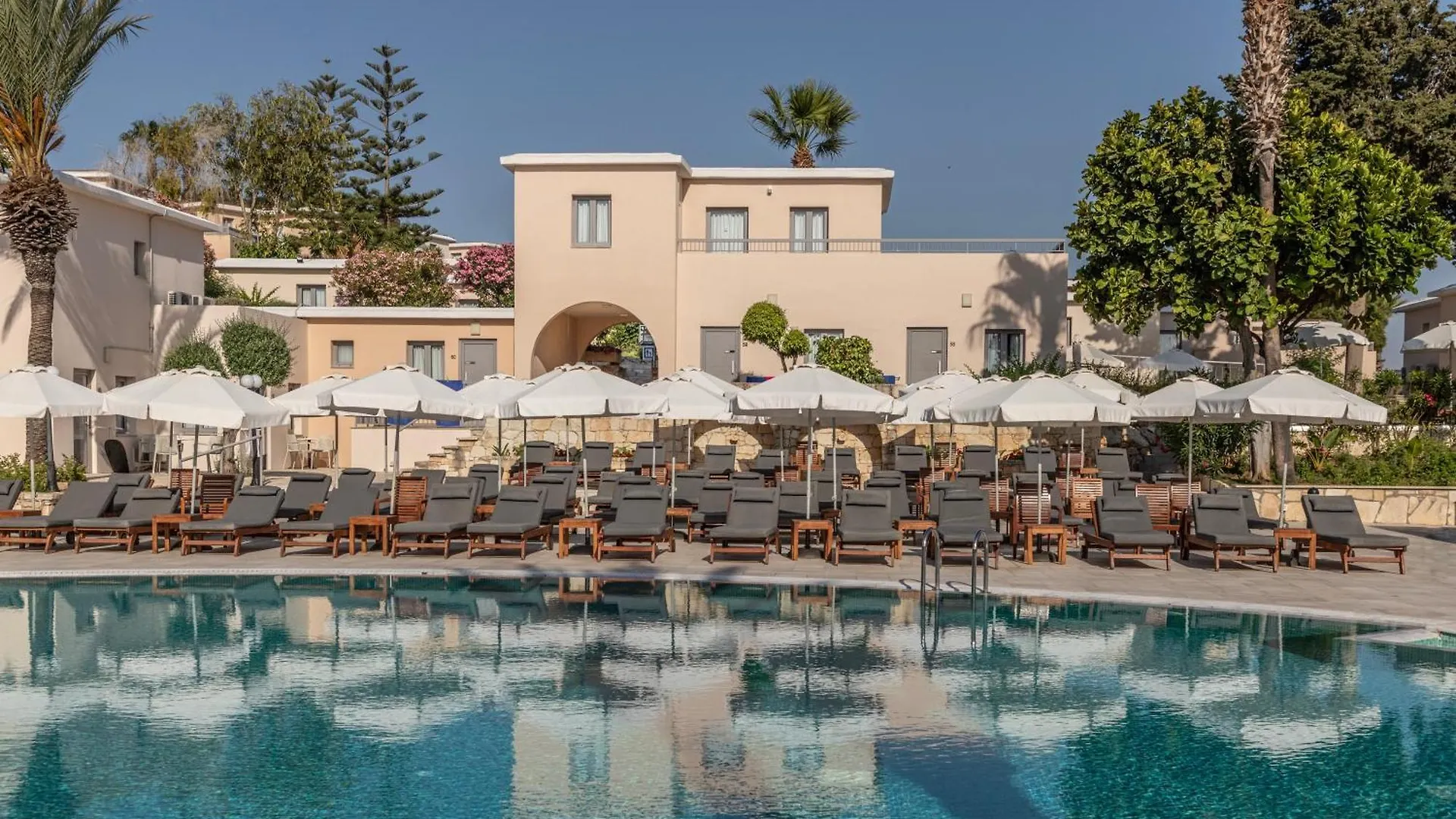 Louis St. Elias Resort&Waterpark Protaras Hotel