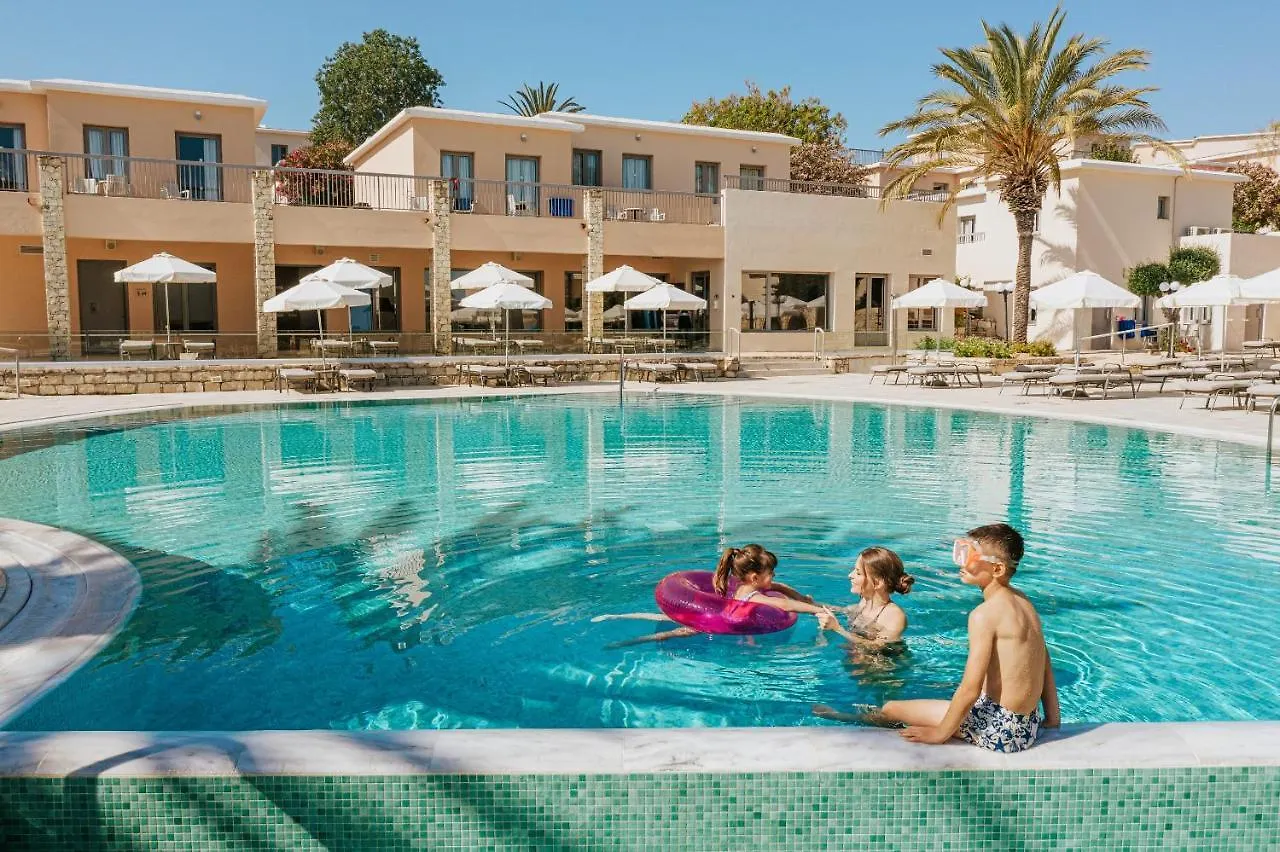 Otel Louis St. Elias Resort & Waterpark Protaras